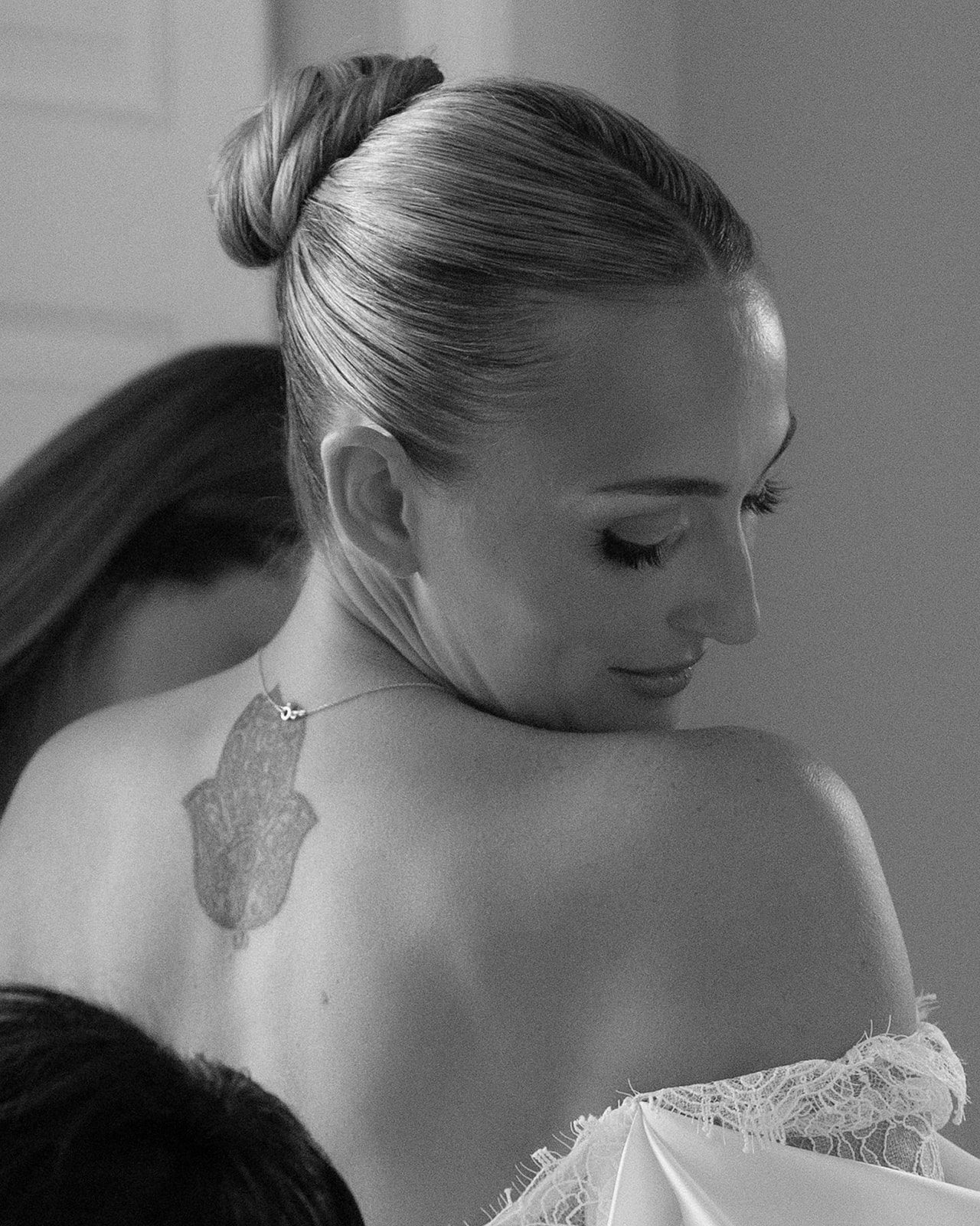A Sentimental Wedding at Her Childhood Home — photo 13