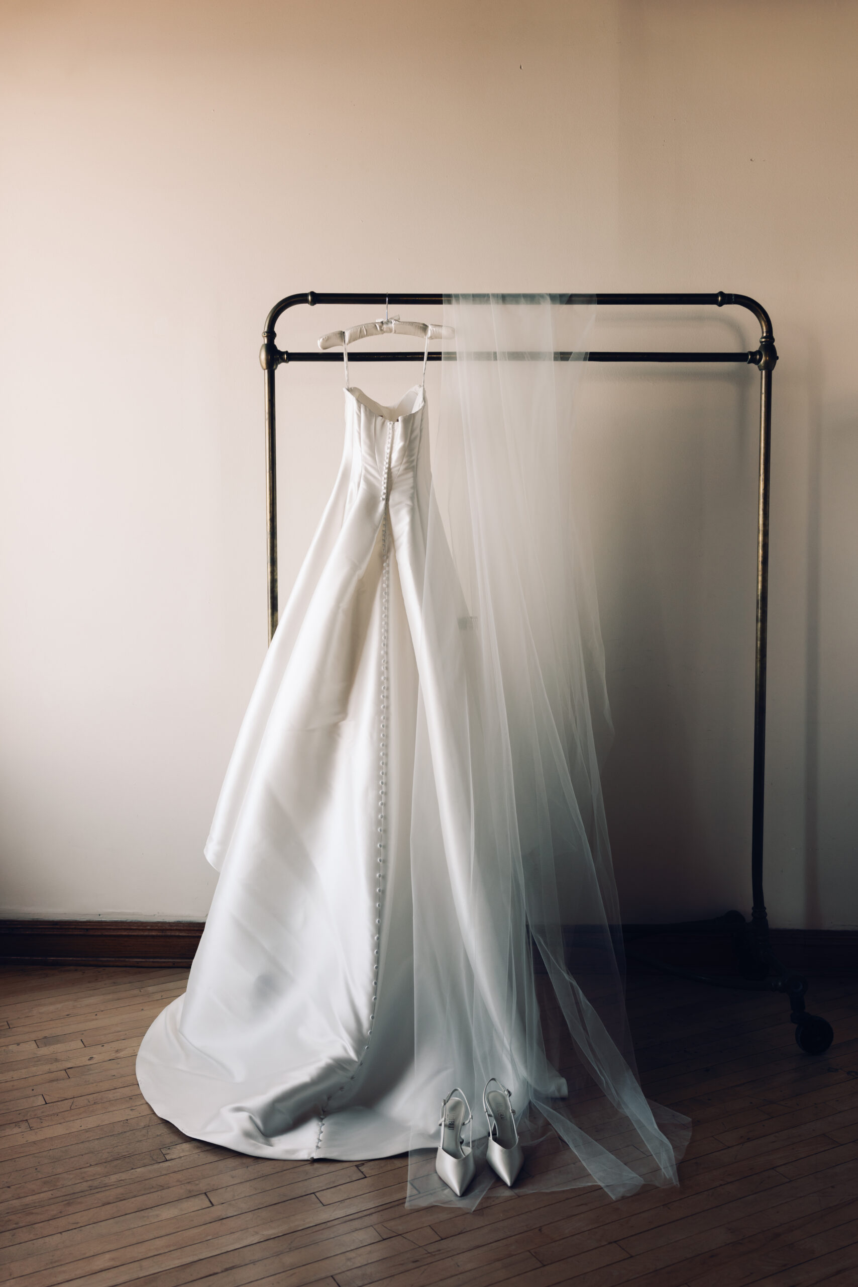Liberty Warehouse Wedding in Brooklyn — photo 13